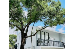 559 N University Dr 39, Plantation