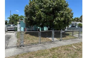 911 E 39th Pl Hialeah, FL 33013 - Off Market