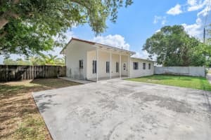 10495 SW 32nd St, Miami, FL 33165, Sold 06/18/25