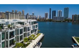 4008 Ne 167th St 6, North Miami Beach