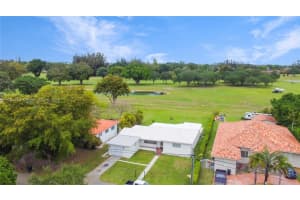 1025 Hunting Lodge Dr, Miami Springs