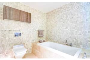 68 SE 6th St Apt 1807, Miami, FL 33131, - MLS#A11791813