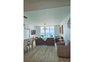 15051 Royal Oaks Ln 2202, North Miami