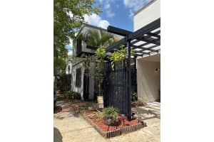1550 E Golfview Dr, Pembroke Pines, FL 33026, Sold 06/06/25