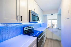 9210 Fontainebleau Blvd 505, Miami