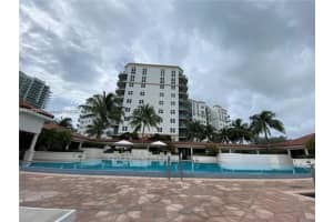 19900 E Country Club Dr 612, Aventura