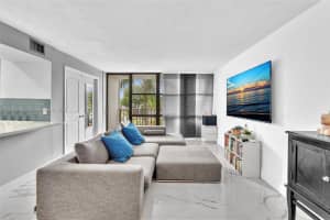 1000 Parkview Dr APT 329, Hallandale Beach, FL 33009, - MLS#A11792288