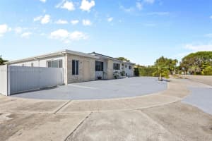 9365 Sw 44th St, Miami