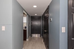 950 Hillcrest Dr, Hollywood, FL 33021, Sold 06/09/25