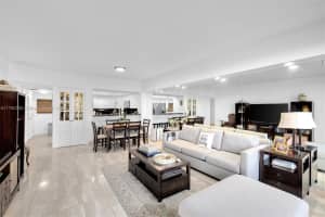 520 Brickell Key Dr A704, Miami