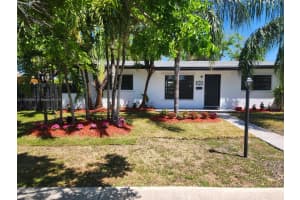 9340 Martinique Dr, Cutler Bay, FL 33189 - MLS#A11792484