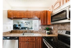 1100 N Hiatus Rd 1100 Pembroke Pines, FL 33026 - MLS#A11792493