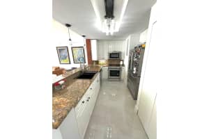 808 Brickell Key Dr 3007 Miami, FL 33131 - MLS#A11792494