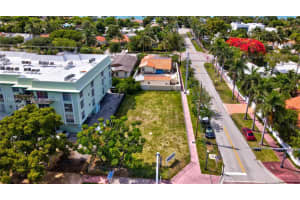 1240 71st St Miami Beach, FL 33141 Sold 05/16/25