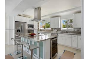 416 N Rainbow Dr, Hollywood