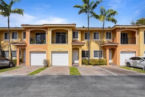 330 Sw 2nd Ave 3, Hallandale Beach