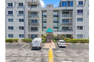 11715 SW 18th St, Miami, FL 33175, Sold 07/28/25