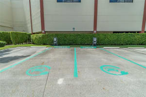 9720 S Hollybrook Lake Dr Pembroke Pines, FL 33025 - Off Market