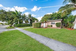 2821 N 74th Ave, Hollywood, FL 33024 - MLS#A11792689