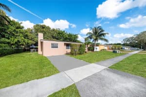 2821 N 74th Ave, Hollywood, FL 33024 - MLS#A11792689