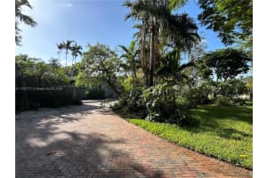 18655 Ne 21st Ave, Miami