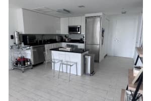 92 SW 3rd St APT 3903, Miami, FL 33130, Sold 09/30/25