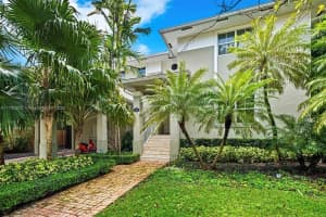 164 W Mashta Dr, Key Biscayne