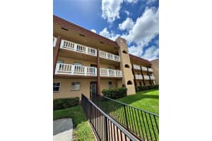 9041 Sunrise Lakes Blvd 110, Sunrise
