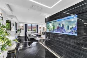 665 Ne 195th St 326, Miami