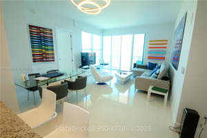 950 Brickell Bay Dr 4710, Miami