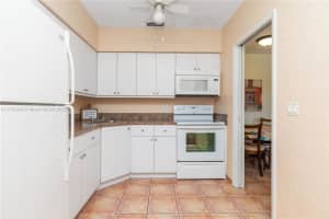 1050 Atlantic Shores Blvd APT 206, Hallandale Beach, FL 33009, - MLS#A11793329