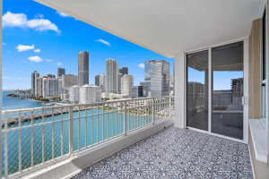 701 Brickell Key Blvd 1812 Miami, FL 33131 - MLS#A11793437