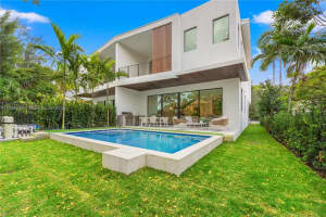 4951 University Dr, Coral Gables, FL 33146, Sold 08/06/25