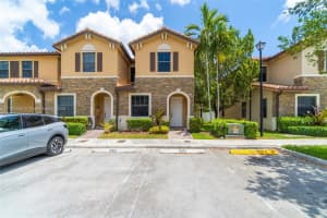 9371 W 33rd Ave, Hialeah