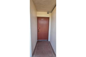 10207 Sunrise Lakes Blvd, Sunrise, FL 33322, Sold 08/28/25