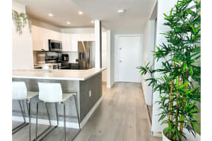 3731 N Country Club Dr 2228, Aventura