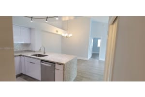 677 Sw 111th Ave 303 Pembroke Pines, FL 33025 - MLS#A11793880