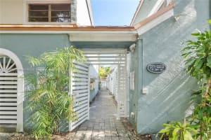 517 Ne 38th St 9, Miami