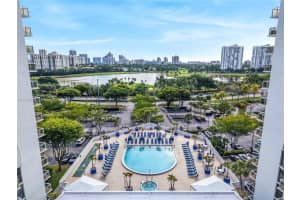 3701 N Country Club Dr 203, Aventura