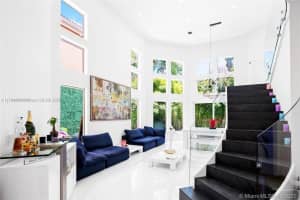3710 Ne 208th Ter, Aventura