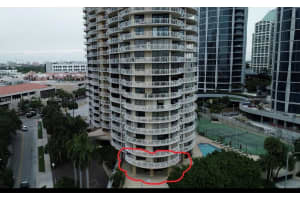 2843 S Bayshore Dr Villa1 Villa2, Miami