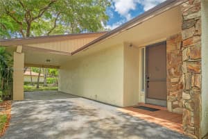 8097 Royal Palm Cir Tamarac, FL 33321 - MLS#A11794158