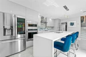 2557 Lakeview Ct 2557, Cooper City