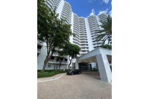 3300 Ne 192nd St 612, Aventura