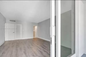 5401 Collins Ave 411 Miami Beach, FL 33140 - MLS#A11794252
