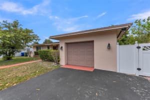 700 NW 76th Ave, Pembroke Pines, FL 33024, Sold 07/25/25