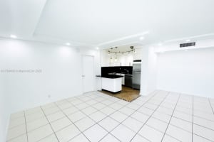 1050 SE 15th St 307, Fort Lauderdale, FL 33316 - MLS#A11794406