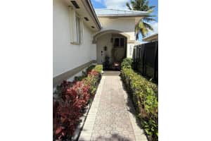 7045 Sw 161 Pl, Miami