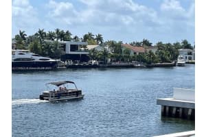 20515 E Country Club Dr 246, Aventura