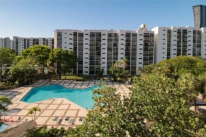 16919 N Bay Rd, Sunny Isles Beach, FL 33160, Sold 07/25/25